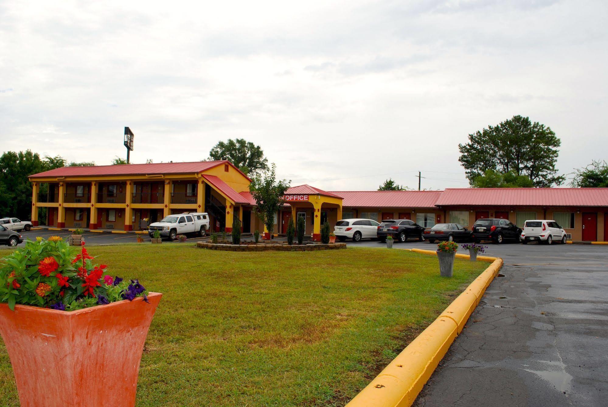 Duffys Motel - Calhoun Exterior photo